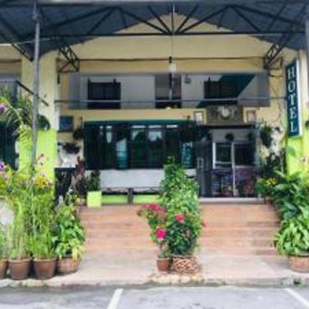 Oyo 90760 Lily Haven Hotel 丹那拉打 外观 照片